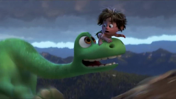 Човешко дете е най-добрият приятел на динозавъра във филма „Добрият динозавър“