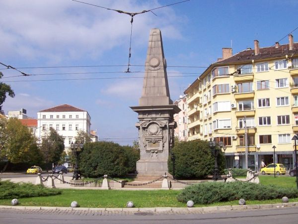 Деца от цяла България дават почетен караул пред паметника на Васил Левски в София