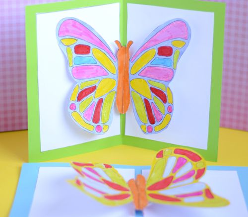 Пролетна картичка с 3D пеперуда