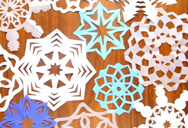 Искате ли да изрежете най-красивите снежинки от хартия? Ние ще ви помогнем с добри съвети и интересни шаблони