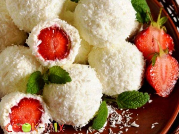 Подарък за мама: ягодови бонбони Рафаело – повече от хиляди думи!