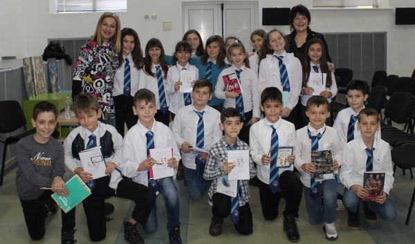 Над 300 деца от Разград разговаряха с писателката Нуша Роянова за пътя до създаването на една книга