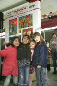 Детска изложба в софийското метро