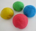 Сготви си забавление – направете си Play Dough сами у дома 