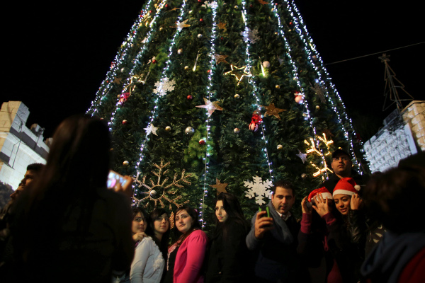 Светлините на елхата на София грейват на 1-ви декември