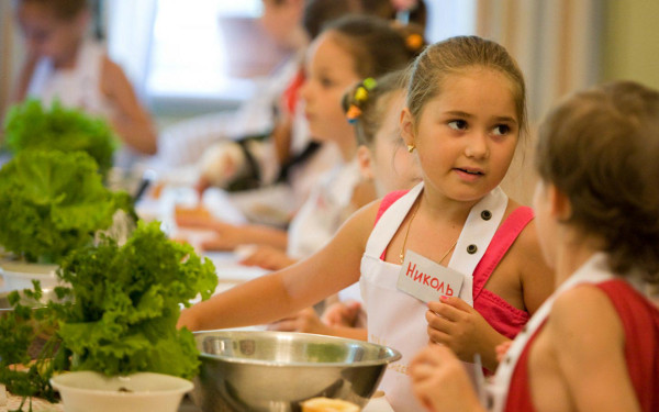 Ути Бъчваров ще учи децата как се прави рибена супа
