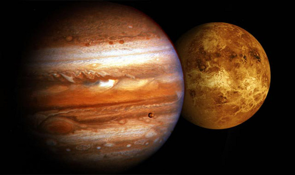 Тази вечер наблюдаваме космическата „целувка“ на Юпитер и Венера