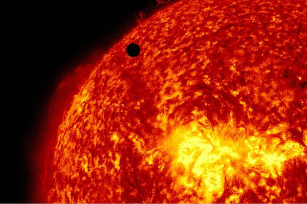 Коя е най-горещата планета в Слънчевата система?