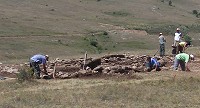 Археолози спасиха древни могили