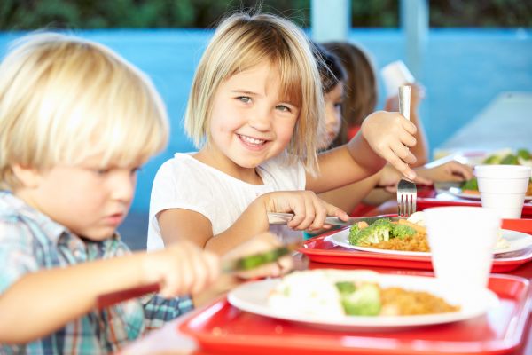 Родителите ще контролират безплатните закуски в училище