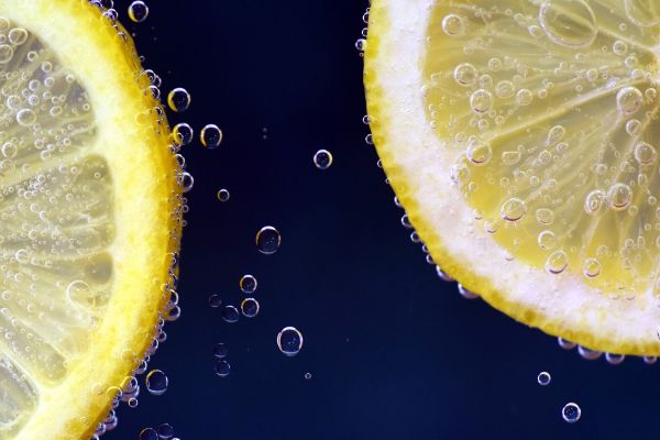 Питали ли сте се някога защо лимоните са кисели?