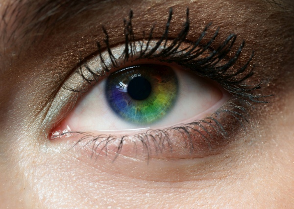 Невероятно, но факт: 4 начина по които цветът на очите ви може да се променя