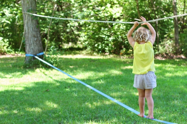 Достатъчно смели ли сте, че да опитате Slacklining...