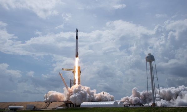 Двама българи са част от екипа на SpaceX, извел астронавти в Космоса