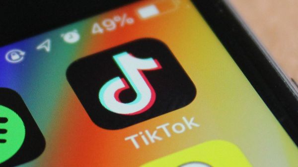 TikTok променя настройките и правилата за ползвателите под 18 години