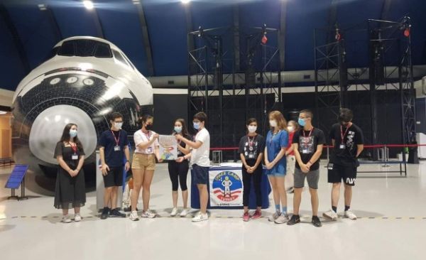 Български ученици спечелиха отличия в обучителен лагер по модел на НАСА