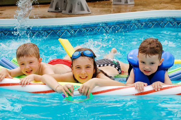 Безопасност на басейна – няколко лесни съвета за това какво да правим и какво не!