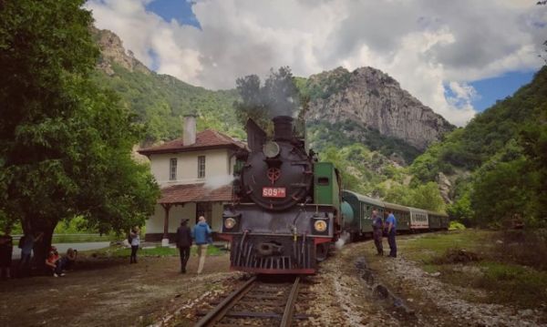 БДЖ организира пътуване с парен локомотив по теснолинейката през септември