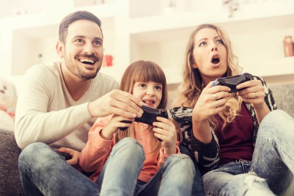 5 игри, които ще се харесат на родителите ви и ще ги направят запалени геймъри