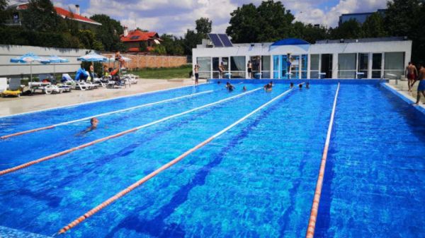 Два открити плувни басейна в Бургас отварят за посетители за предстоящия летен сезон