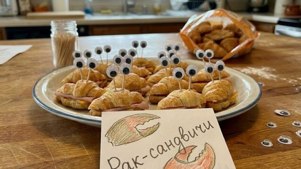 „Рак-сандвичи“: весела и вкусна закуска за малки морски пътешественици „Рак-сандвичи“: весела и вкусна закуска за малки морски пътешественици