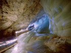 Айсризенвелт - най-голямата ледена пещера в света...